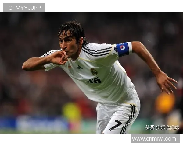 足球初代球星十大排名盘点 向传奇致敬与历史的荣耀 足球初代球星十大排名盘点 向传奇致敬与历史的荣耀