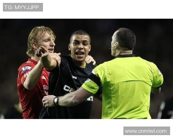 足球明星翻车现场曝光 引发球迷热议与舆论风暴 足球明星翻车现场曝光 引发球迷热议与舆论风暴